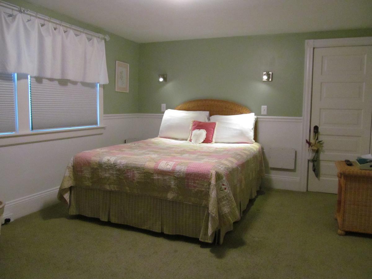 The Tea Kettle Bed & Breakfast