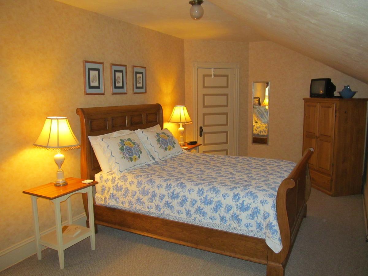 The Tea Kettle Bed & Breakfast