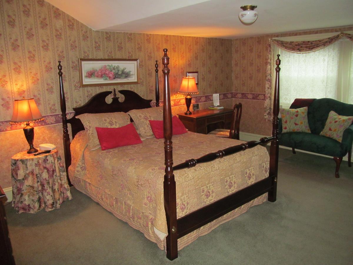The Tea Kettle Bed & Breakfast
